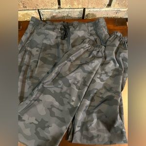 Women’s Backcountry Joggers | Size Small